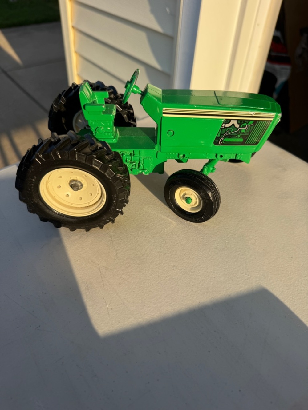 The ERTL stk #415. 0518. Pre-owned
